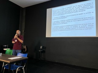 Reunião promovida pelo Centro de Referência em Saúde do Trabalhador